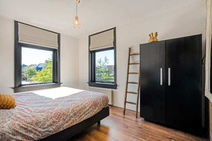 Twee-onder-één-kap te koop: Rozenstraat 19, Almelo