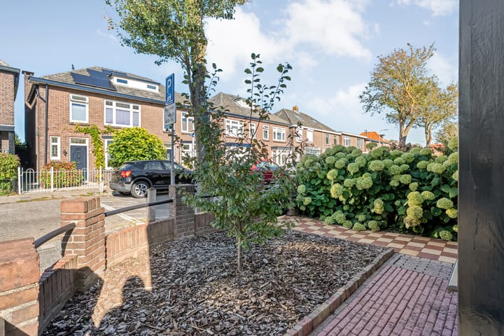 Twee-onder-één-kap te koop: Rozenstraat 19, Almelo