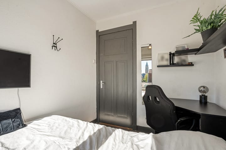 Twee-onder-één-kap te koop: Rozenstraat 19, Almelo