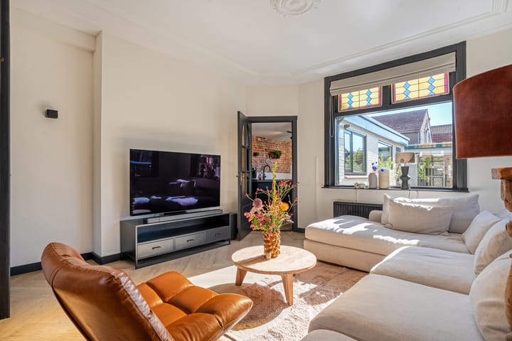 Twee-onder-één-kap te koop: Rozenstraat 19, Almelo