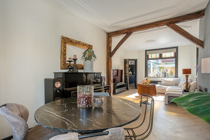 Twee-onder-één-kap te koop: Rozenstraat 19, Almelo