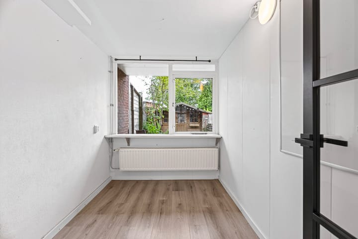 Tussenwoning te koop: De Houtmanstraat 131, Arnhem