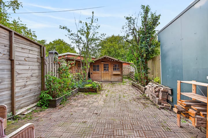 Tussenwoning te koop: De Houtmanstraat 131, Arnhem
