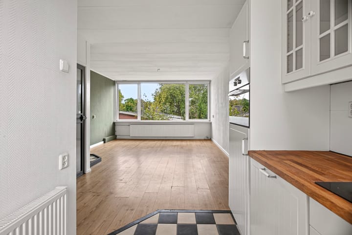 Tussenwoning te koop: De Houtmanstraat 131, Arnhem