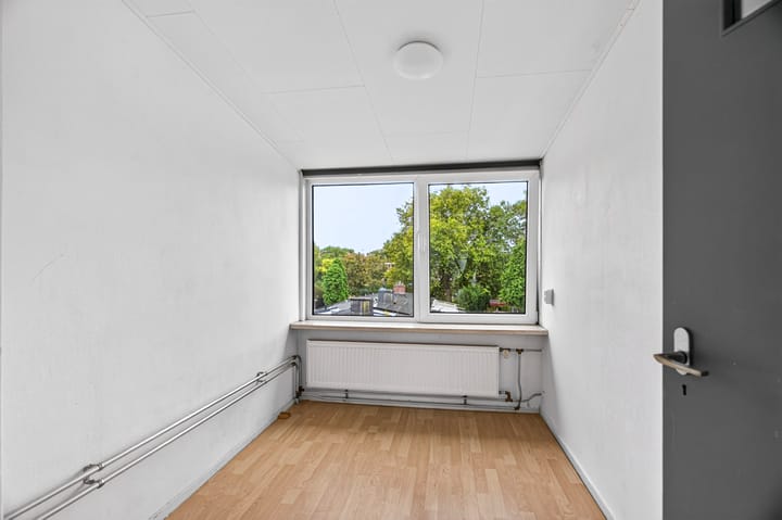 Tussenwoning te koop: De Houtmanstraat 131, Arnhem