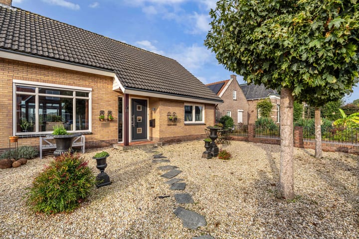 Vrijstaande woning te koop: Steenwijkerweg 18, De Blesse