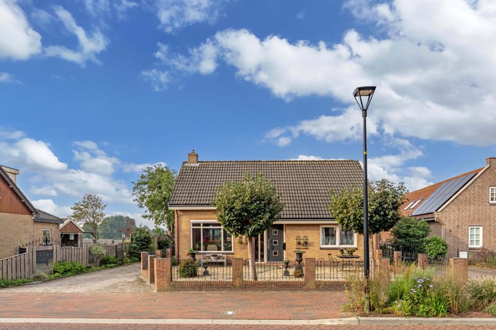 Vrijstaande woning te koop: Steenwijkerweg 18, De Blesse