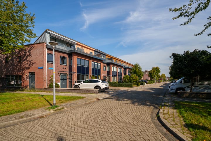 Tussenwoning te koop: Klimtstraat 3, Almere