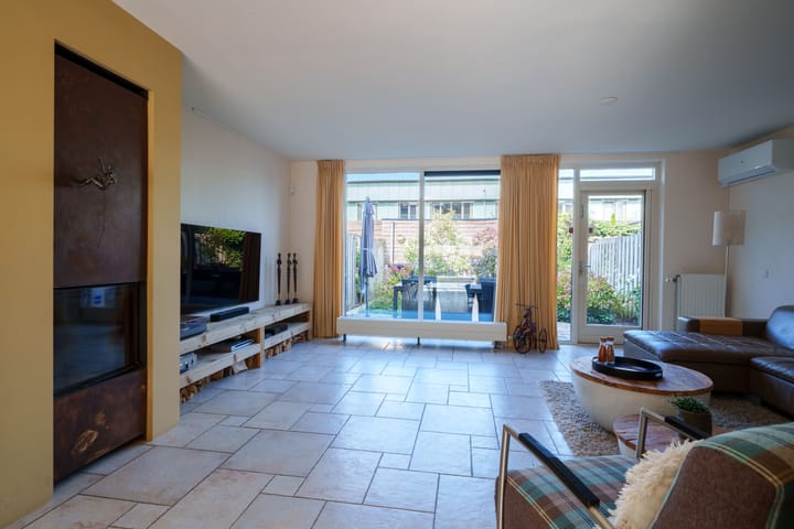 Tussenwoning te koop: Klimtstraat 3, Almere