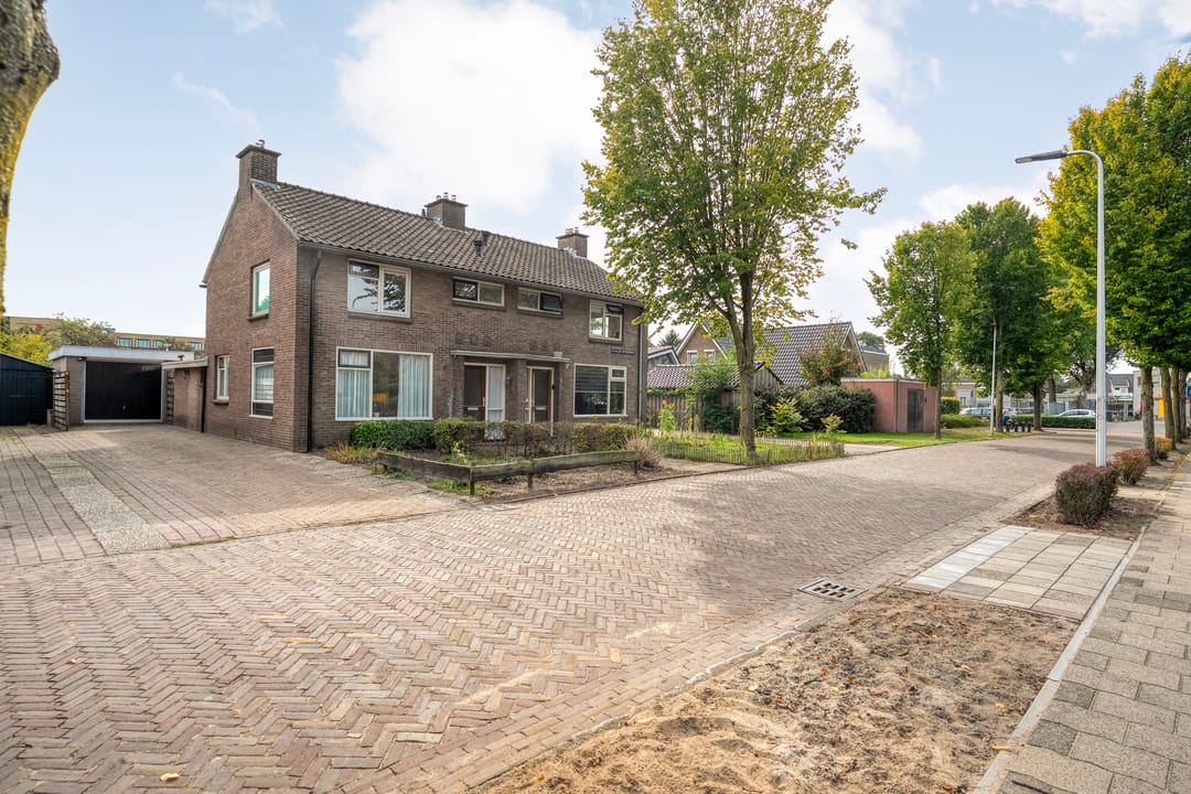 Photo 13 of M. Azn. de Ruyterstraat 3