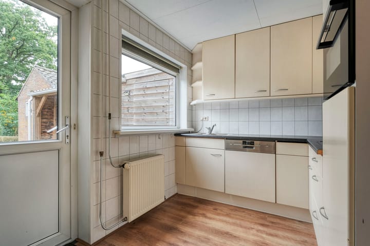 Twee-onder-één-kap te koop: Wolter ter Haarstraat 4, Balkbrug