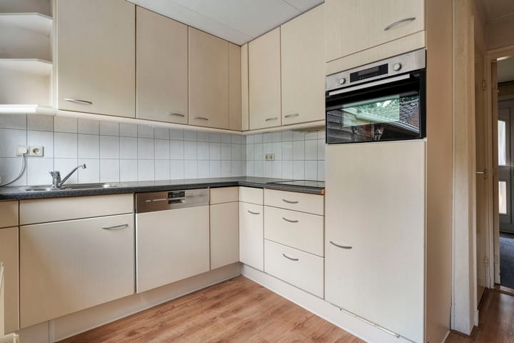 Twee-onder-één-kap te koop: Wolter ter Haarstraat 4, Balkbrug