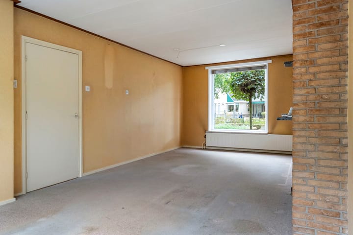 Twee-onder-één-kap te koop: Wolter ter Haarstraat 4, Balkbrug