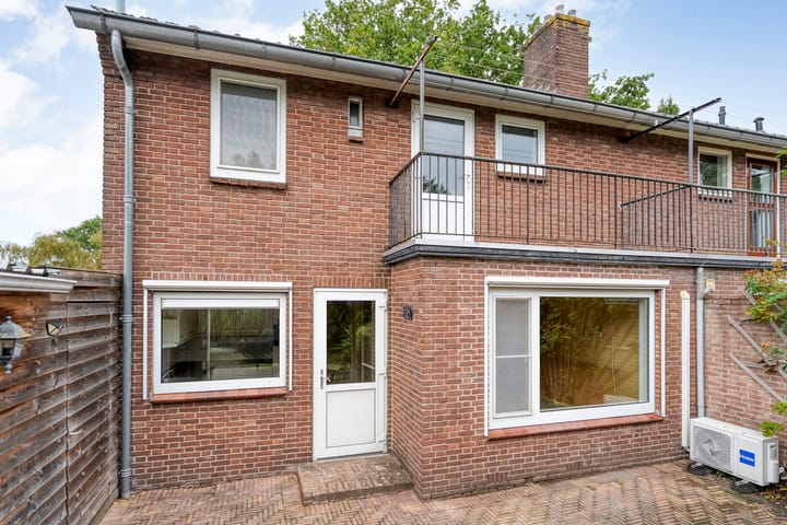 Twee-onder-één-kap te koop: Wolter ter Haarstraat 4, Balkbrug