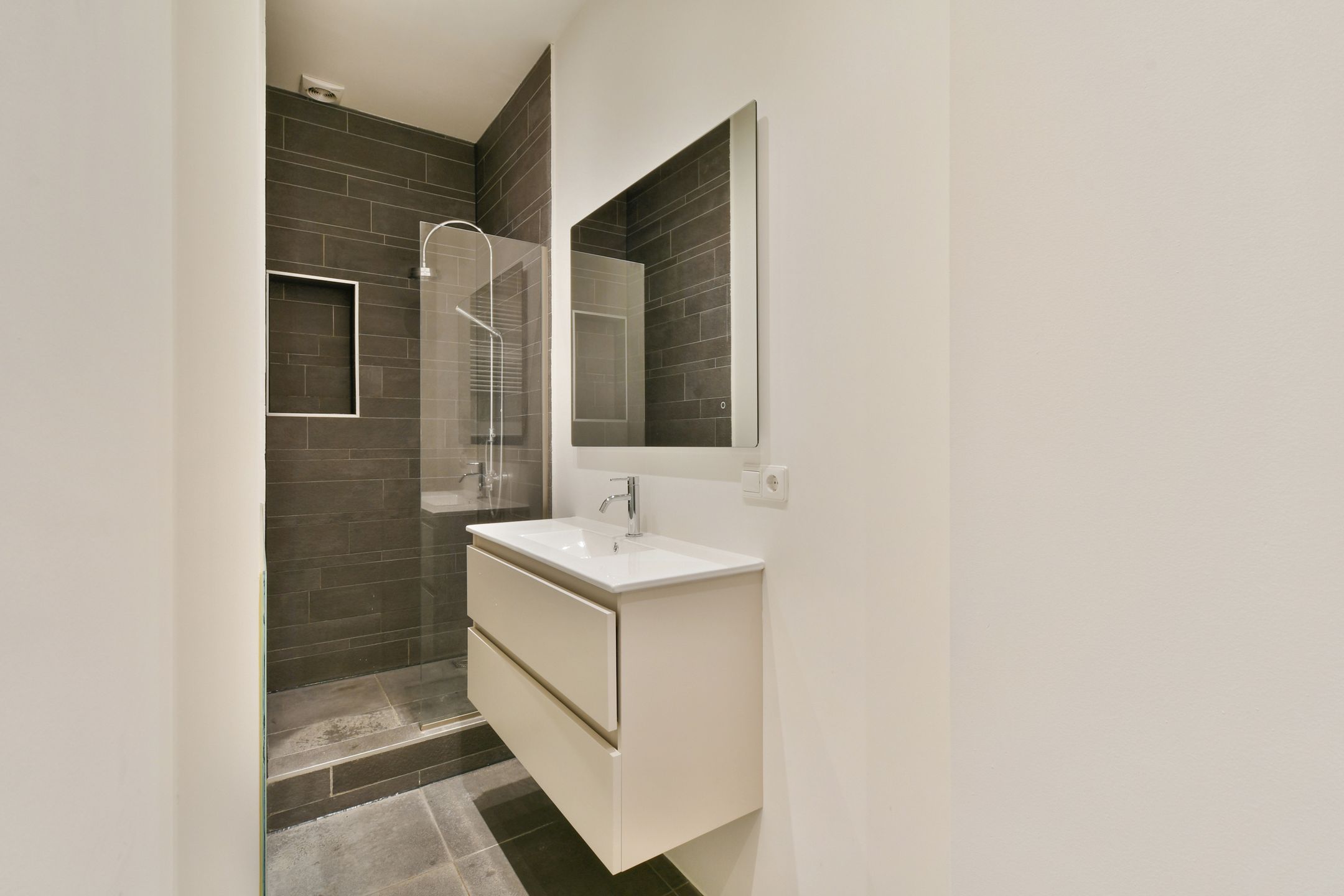 Photo 15 of Lomanstraat 6-2