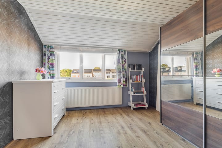Tussenwoning te koop: Noortberghmoeren 77, Breda