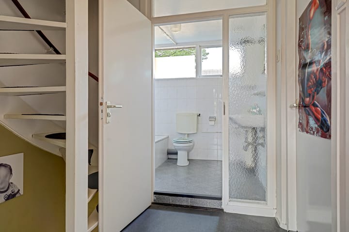 Tussenwoning te koop: grevelingen 64, Alphen Aan Den Rijn
