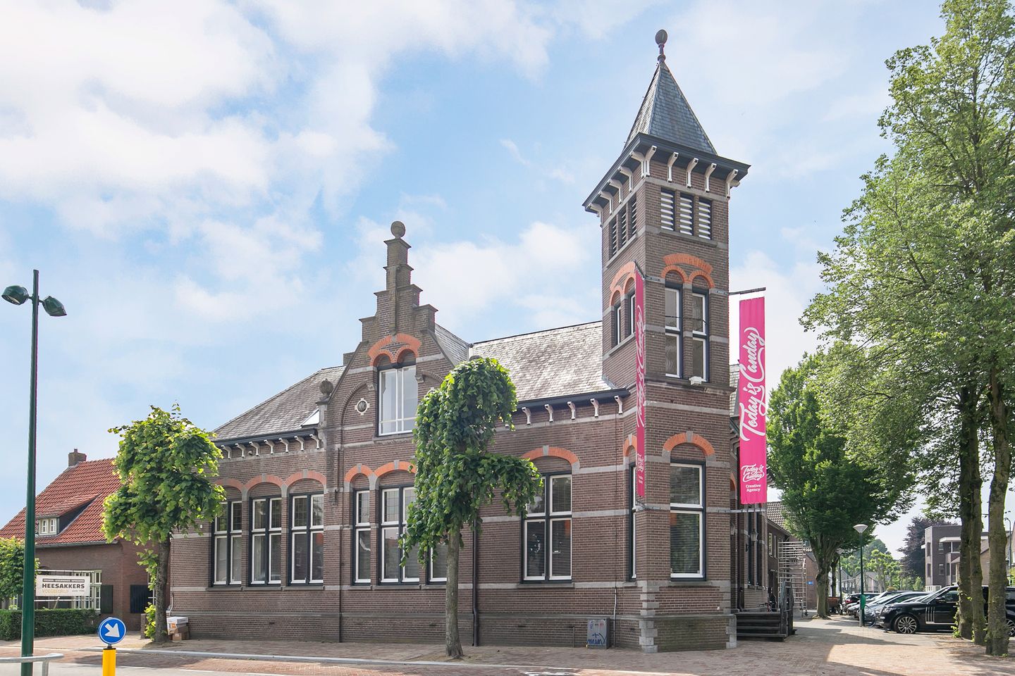 Bekijk foto 1 van Monseigneur van Oorschotstraat 1