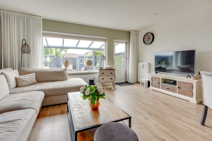 Tussenwoning te koop: Zwanenkamp 793, Maarssen