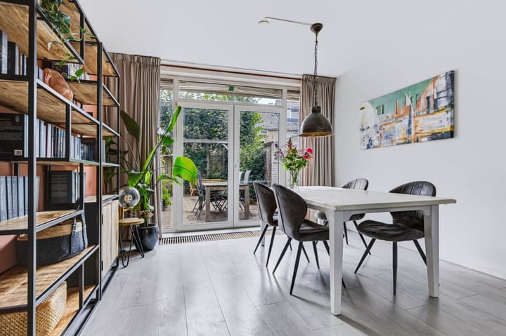 Tussenwoning te koop: Boerhaavelaan 75, Eerbeek