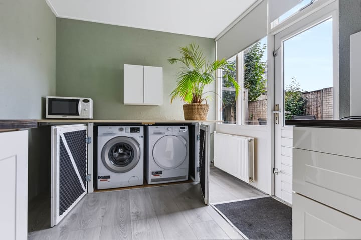 Tussenwoning te koop: Boerhaavelaan 75, Eerbeek