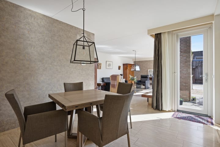 Tussenwoning te koop: De Marne 8, Drunen