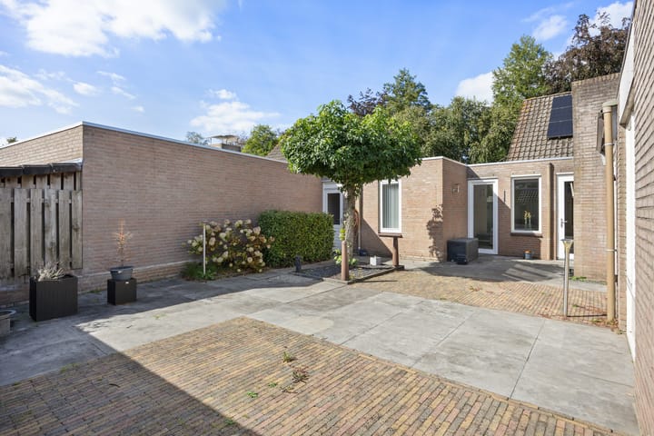 Tussenwoning te koop: De Marne 8, Drunen