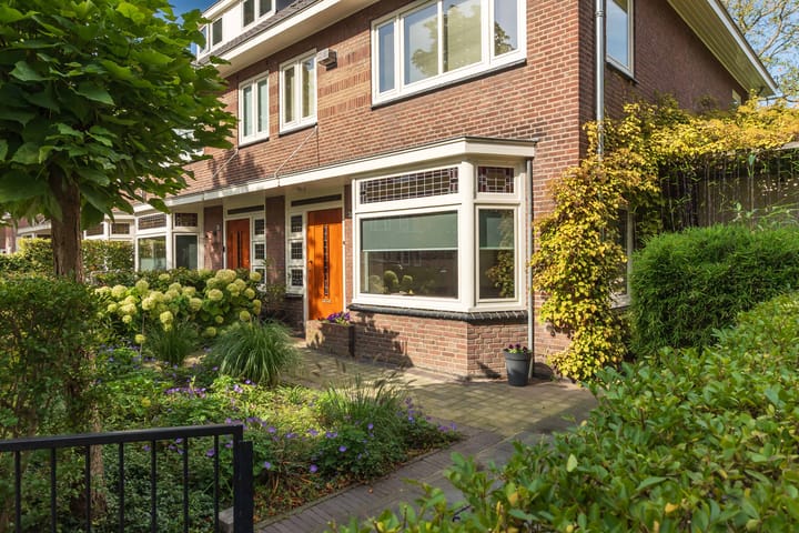 Hoekwoning te koop: Burgemeester Suijsstraat 51, Tilburg