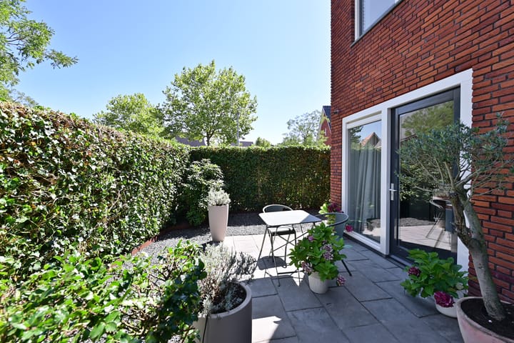 Hoekwoning te koop: De Bazelweg 34, Laren (Nh)
