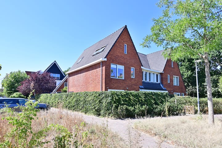 Hoekwoning te koop: De Bazelweg 34, Laren (Nh)