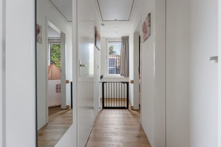 Twee-onder-één-kap te koop: Drenthelaan 90, Veendam