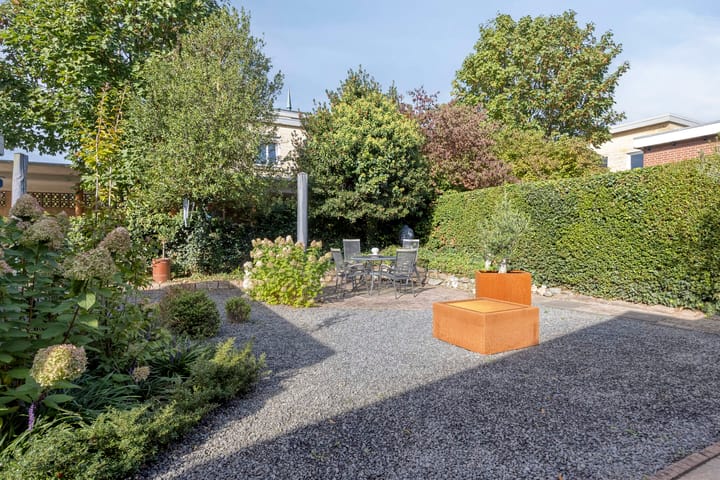 Twee-onder-één-kap te koop: Henri Tijssenstraat 47, Roermond