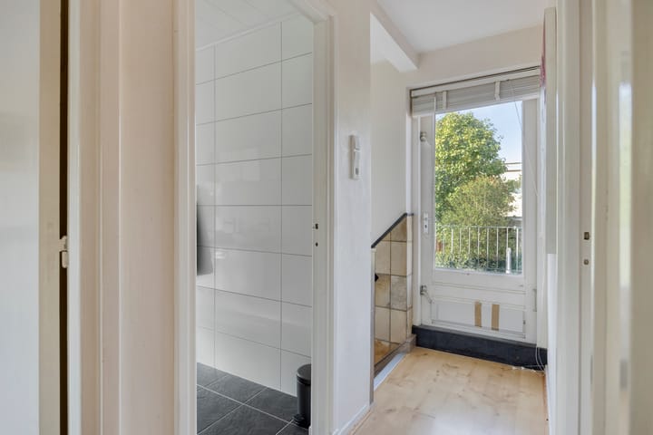 Twee-onder-één-kap te koop: Henri Tijssenstraat 47, Roermond