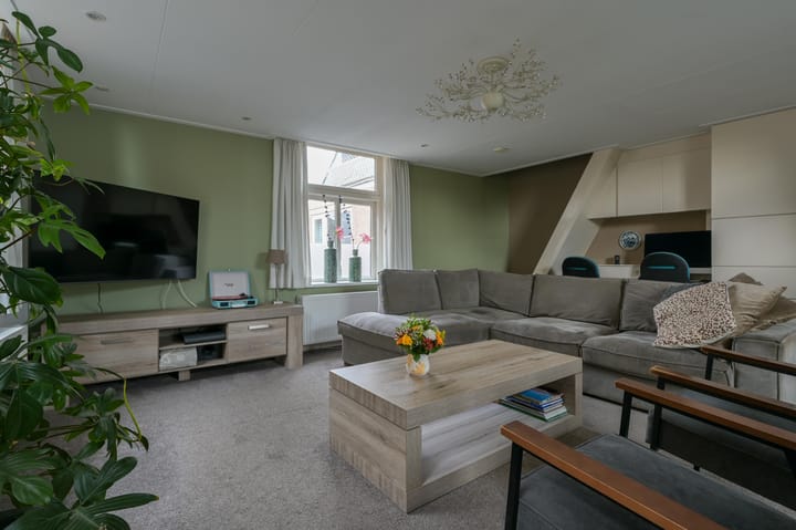Twee-onder-één-kap te koop: Kerkplein 11, Kockengen