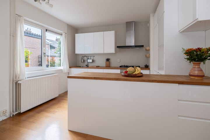 Tussenwoning te koop: Bijenmeent 25, Hilversum