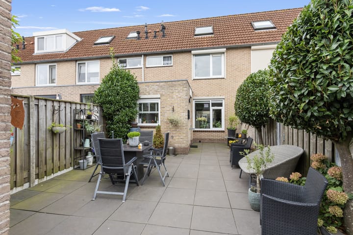 Tussenwoning te koop: Wielewaal 151, Ermelo
