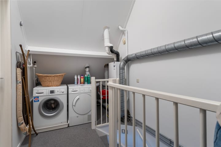 Tussenwoning te koop: Wielewaal 151, Ermelo