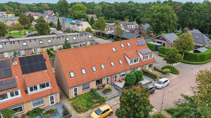 Tussenwoning te koop: Wielewaal 151, Ermelo