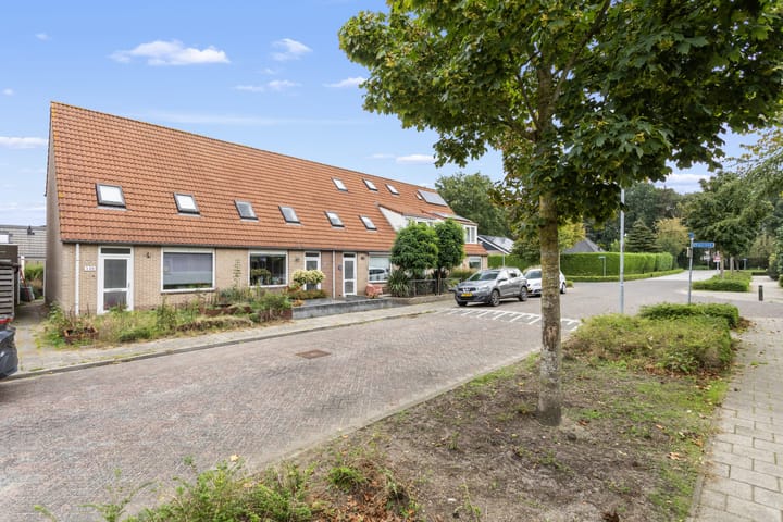 Tussenwoning te koop: Wielewaal 151, Ermelo