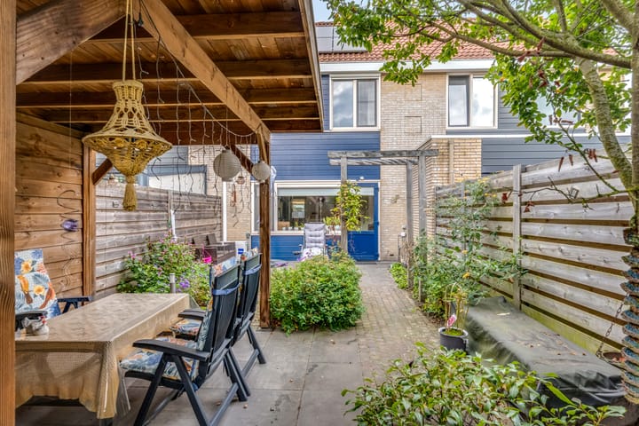 Tussenwoning te koop: De wiezeboom 24, Steenwijk