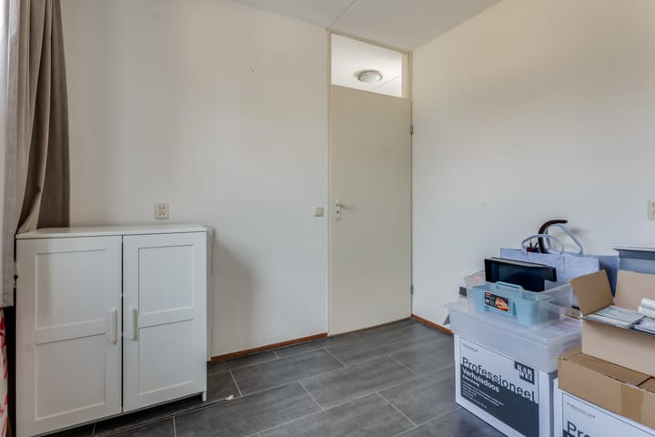 Tussenwoning te koop: De wiezeboom 24, Steenwijk