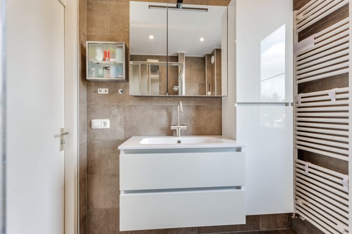 Tussenwoning te koop: De wiezeboom 24, Steenwijk