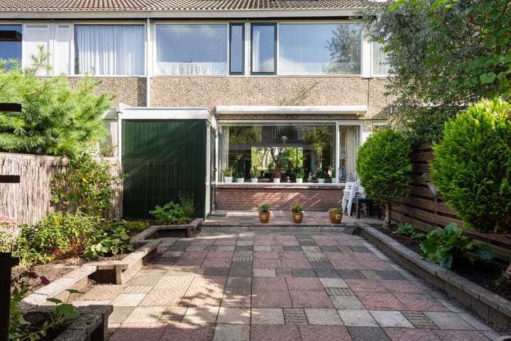 Tussenwoning te koop: Leiwater 81, Zoetermeer