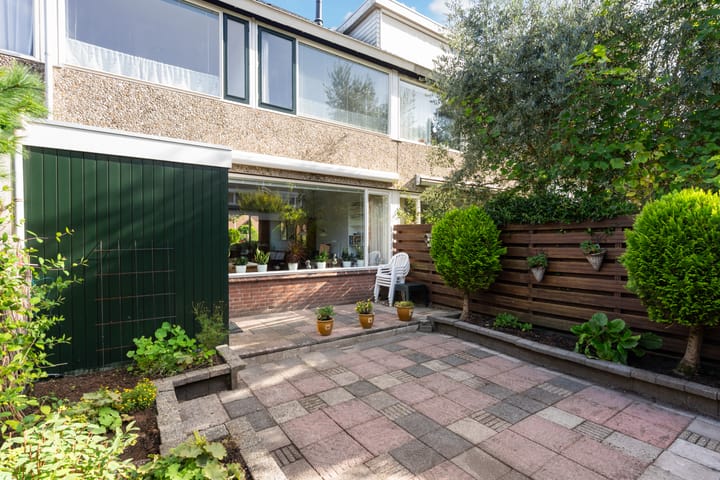 Tussenwoning te koop: Leiwater 81, Zoetermeer