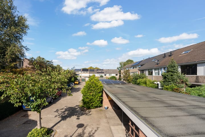 Tussenwoning te koop: Leiwater 81, Zoetermeer