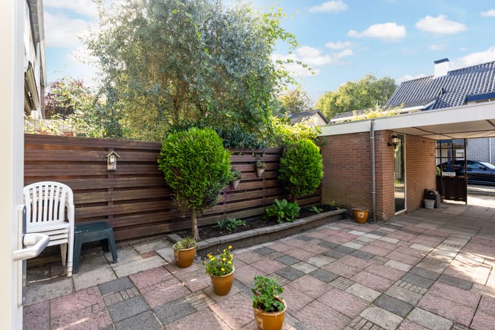 Tussenwoning te koop: Leiwater 81, Zoetermeer