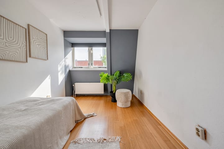 Twee-onder-één-kap te koop: Dorpsstraat 1064, Assendelft
