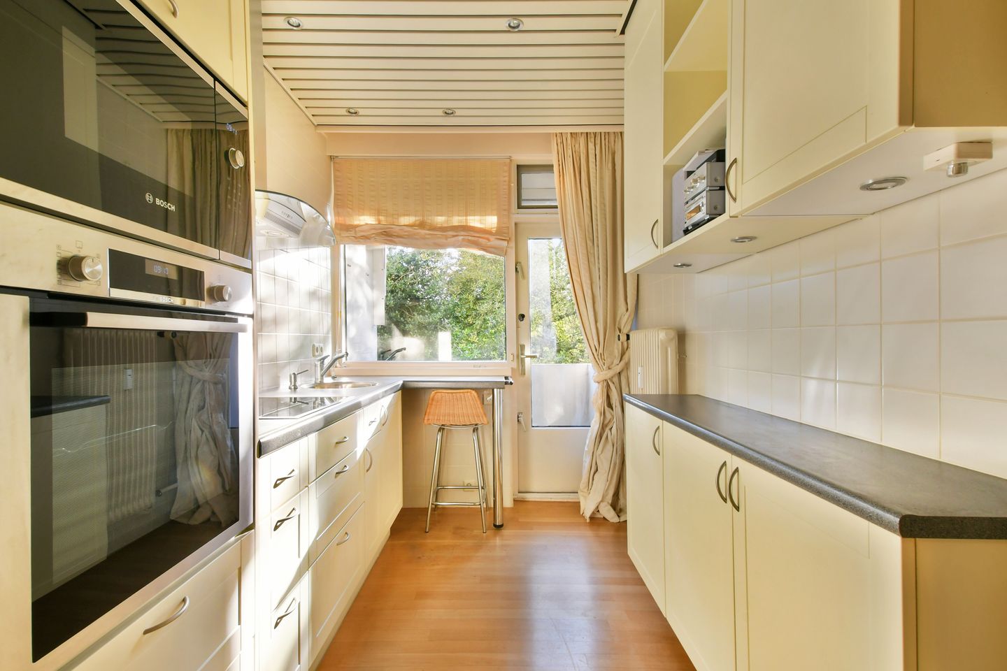 Photo 10 of Van Boshuizenstraat 7