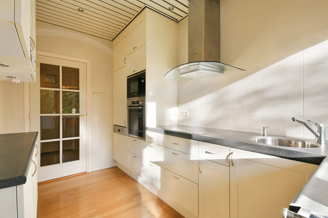 Photo 11 of Van Boshuizenstraat 7