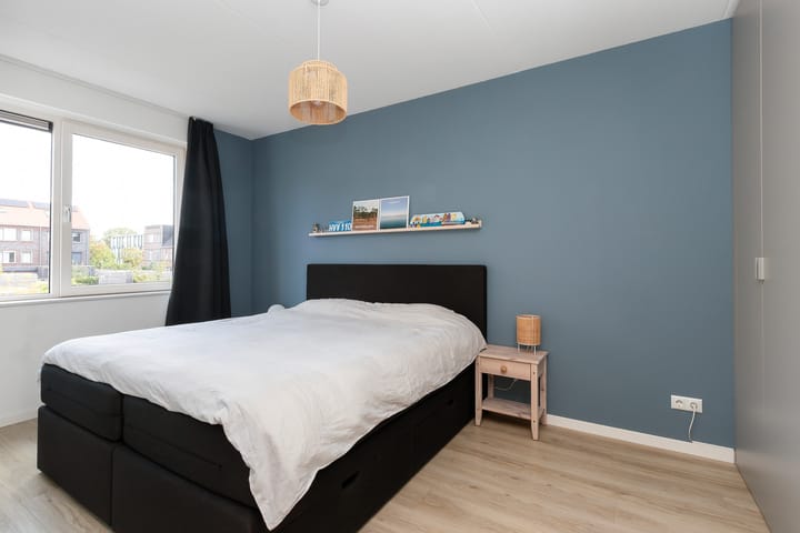 Tussenwoning te koop: Wijnie Jabaaijlaan 18, Dordrecht